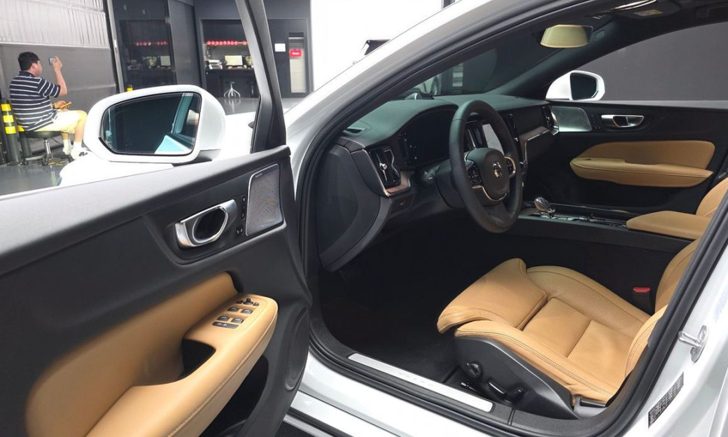 Volvo S60 B5 Ultimate Bright, 2024