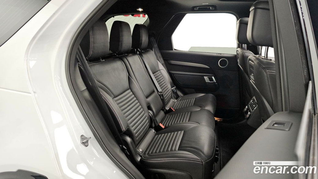 Land Rover Discovery P360 R-Dynamic SE, 2023