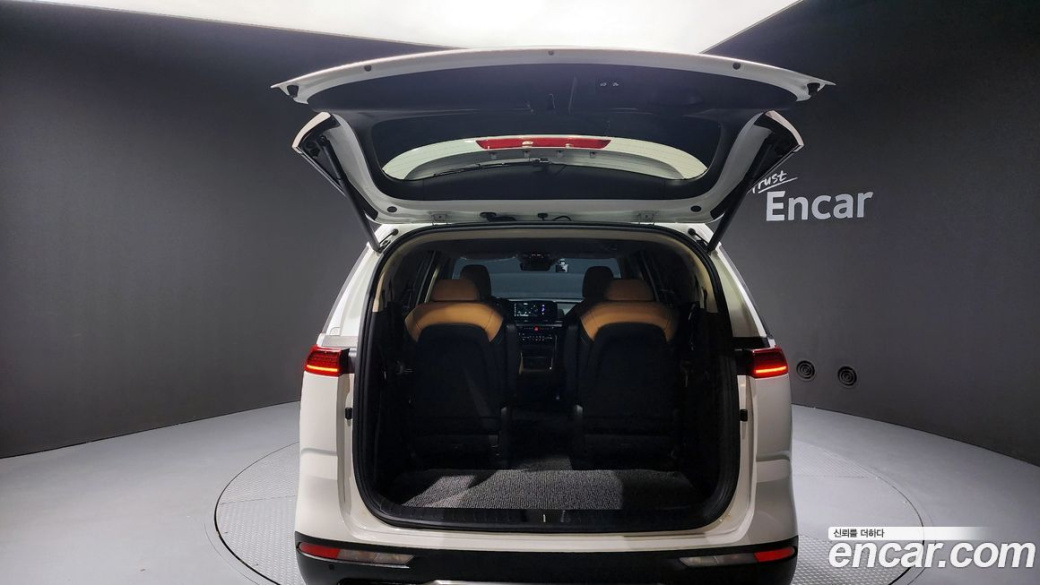 Kia Carnival 9-Seater Signature, 2022