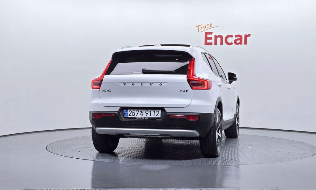 Volvo XC40 B4 Ultra Bright, 2024