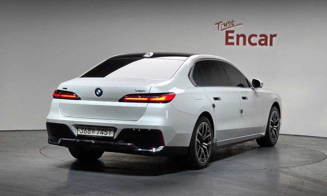 BMW 7-Series 740i xDrive M Sport, 2024