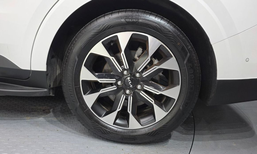 Kia Carnival 9-Seater Signature, 2023