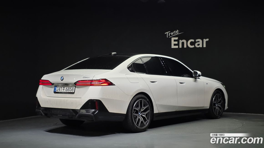 BMW 5-Series 520i M Sport, 2025