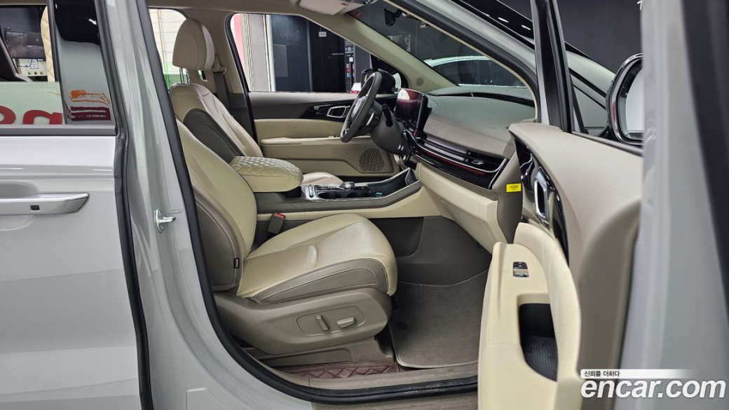 Kia Carnival 7-Seater Gravity, 2025
