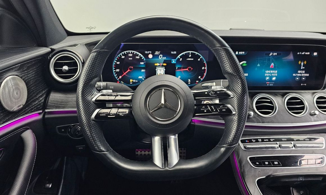 Mercedes-Benz E-Class E220d 4MATIC AMG Line, 2022
