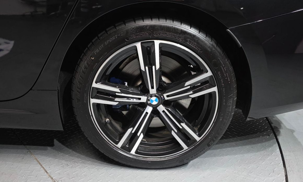 BMW 3-Series 320i M Sport, 2025