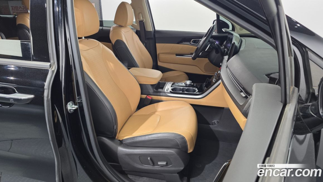 Kia Carnival 7-Seater Signature, 2023