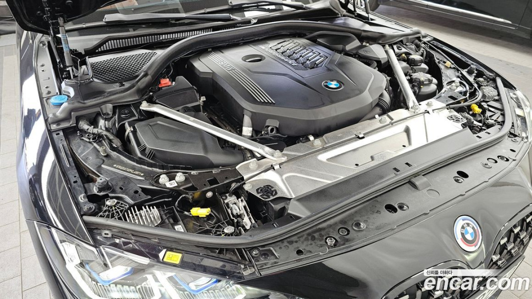 BMW 4-Series M440i xDrive Online Exclusive Convertible, 2023