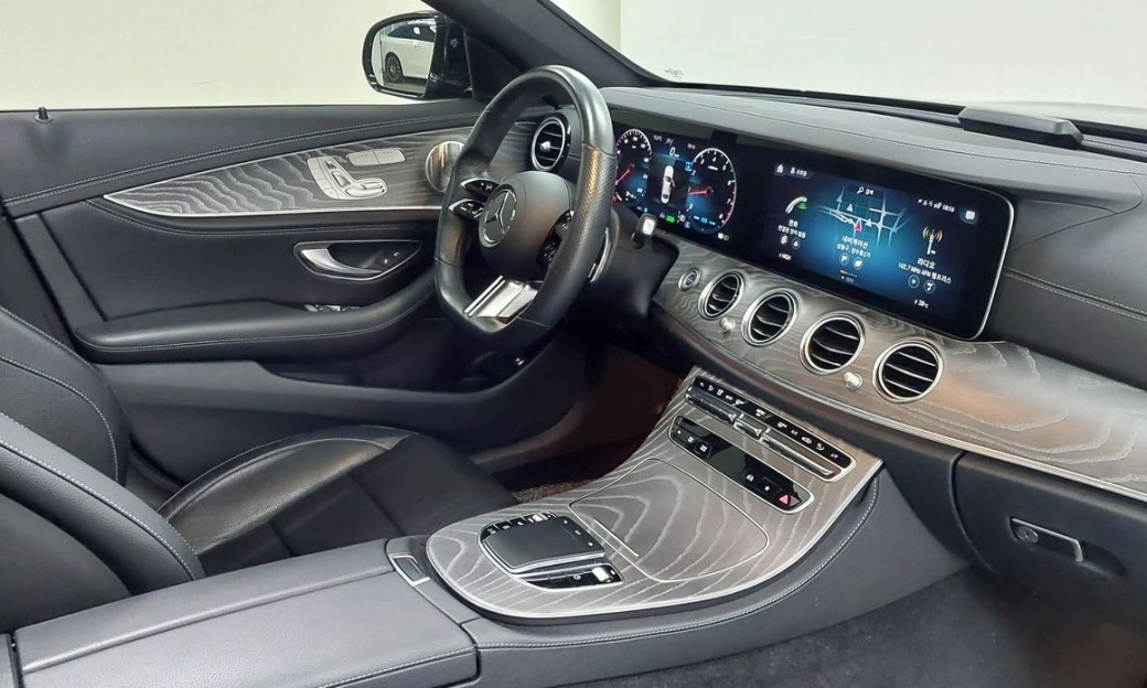 Mercedes-Benz E-Class E350 4MATIC AMG Line, 2022