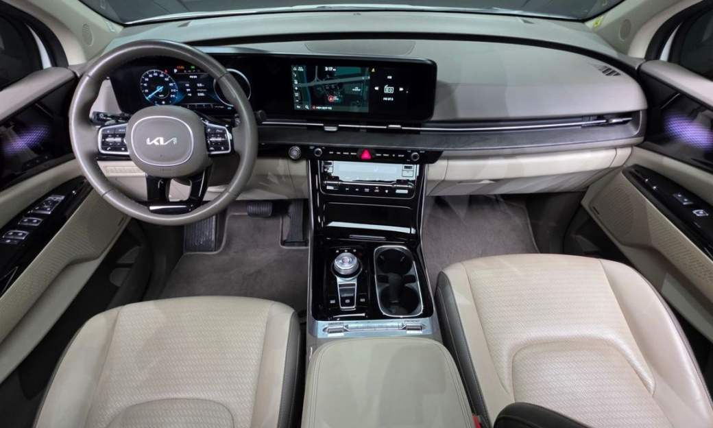 Kia Carnival 7-Seater Signature, 2023