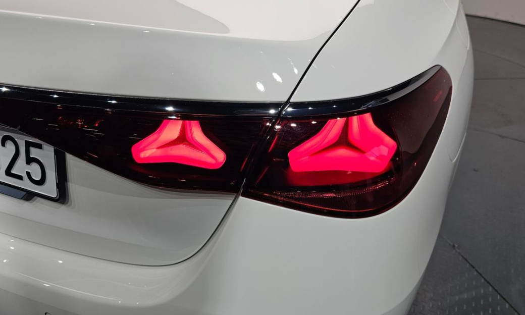 Mercedes-Benz E-Class E200 Avantgarde, 2025