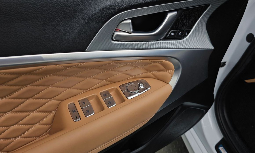 Genesis G70 Gasoline 2.5T 4WD, 2024