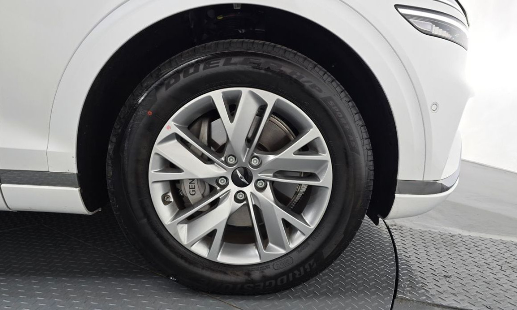 Genesis GV70 2.5T Gasoline 2WD, 2025