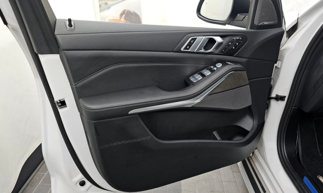 BMW X7 xDrive 40i Design Pure Excellence 7-Seater, 2024