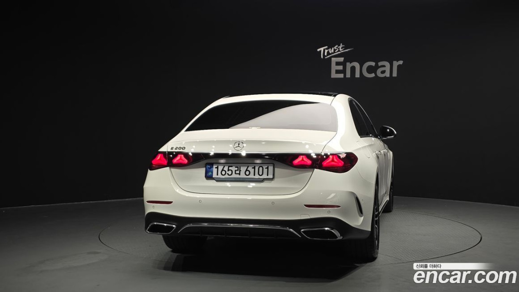 Mercedes-Benz E-Class E200 AMG Line, 2026