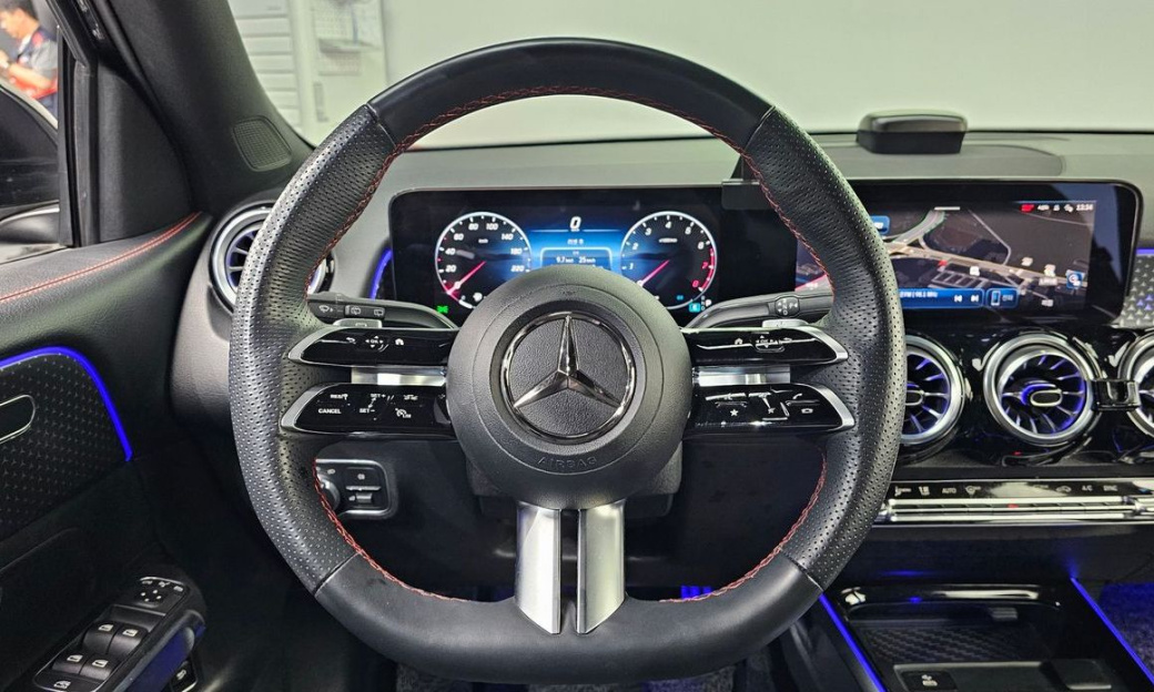 Mercedes-Benz GLB-Class GLB250 4MATIC, 2025