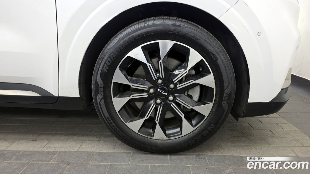 Kia Carnival 9-Seater Signature, 2023