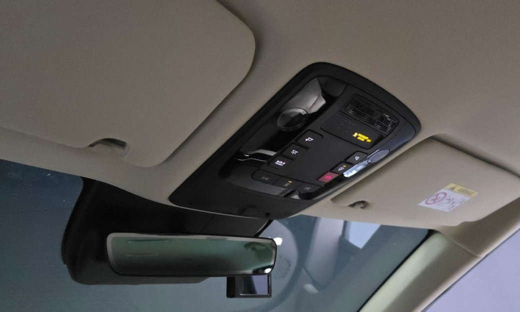 Kia Carnival 9-Seater Gravity, 2025