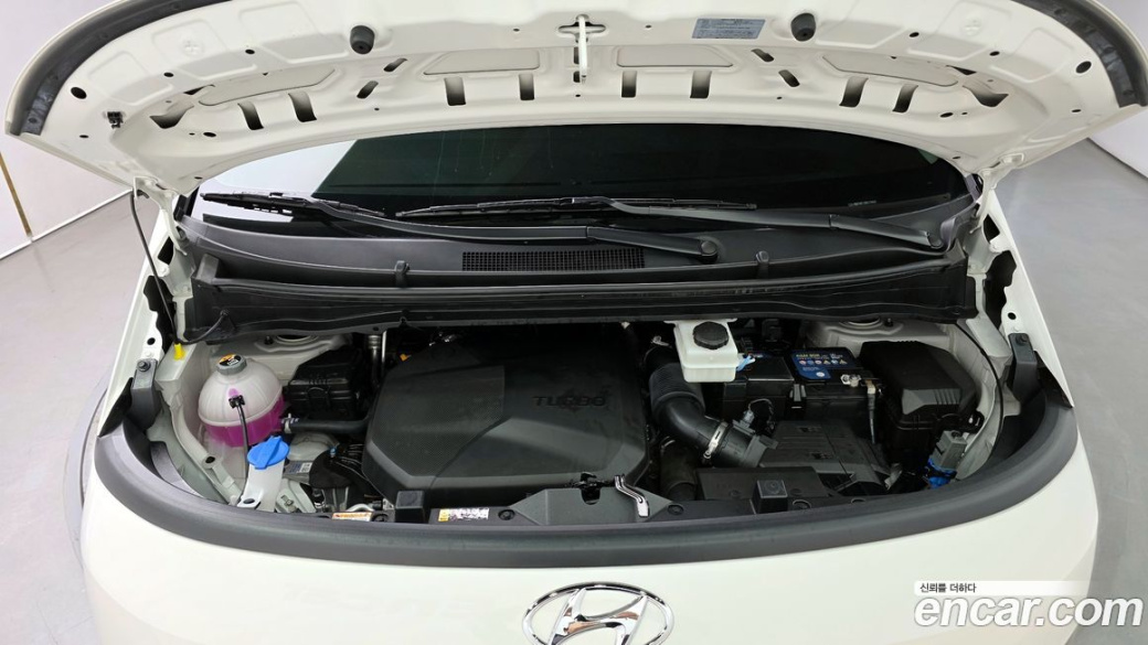 Hyundai Staria Tourer 9-Seater, 2024