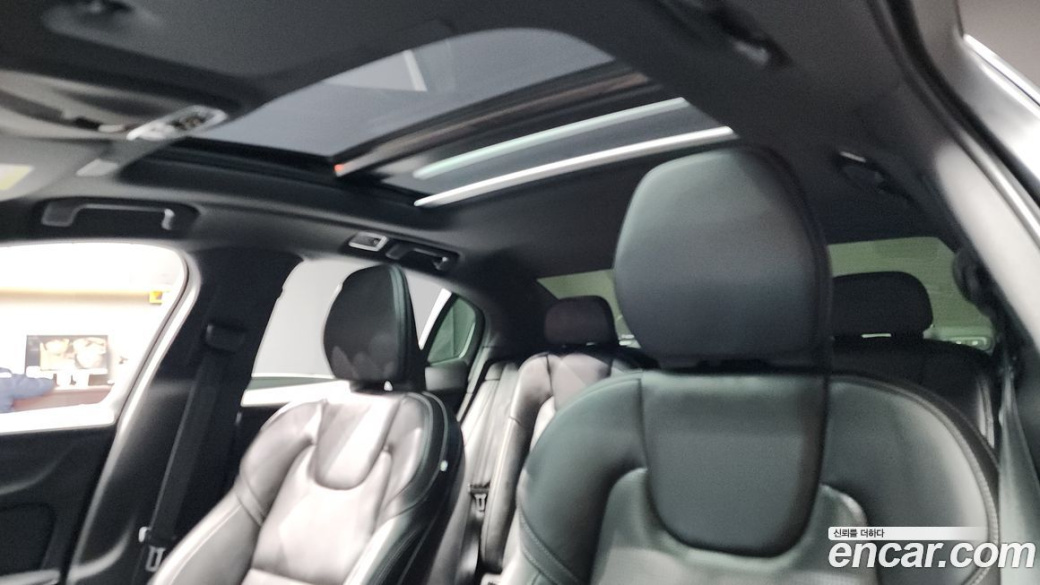 Volvo S60 B5 R-Design, 2022