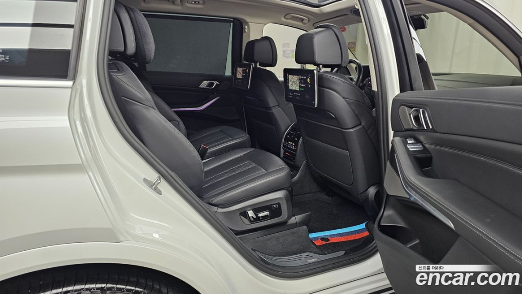 BMW X7 xDrive 40i Design Pure Excellence 6-Seater, 2022