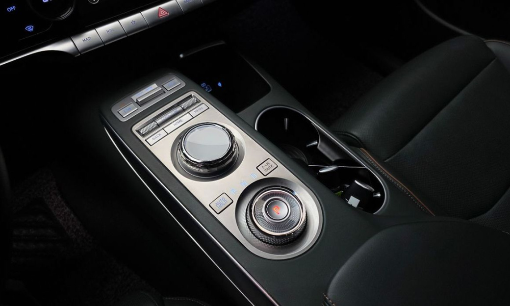 Genesis GV70 2.5T Gasoline 2WD, 2021