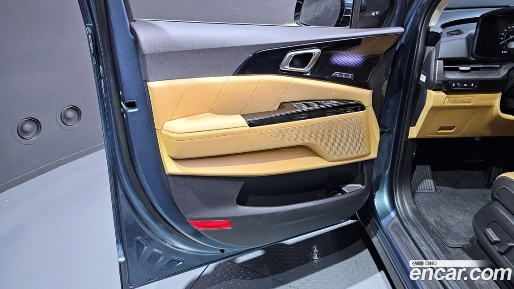 Kia Carnival 7-Seater Signature, 2023
