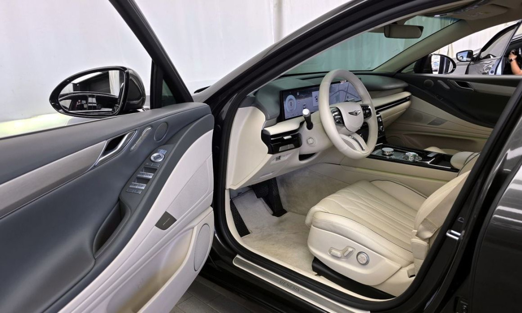 Genesis G80 Gasoline 2.5 Turbo AWD, 2025