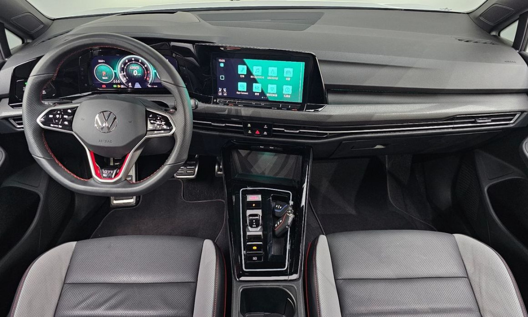 Volkswagen Golf 2.0 GTI, 2024
