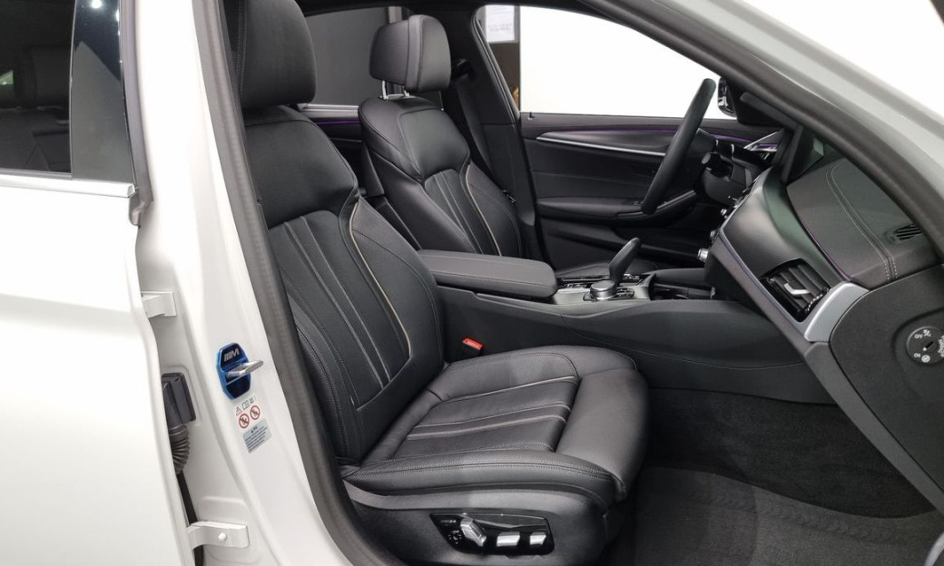 BMW 5-Series 520i M Sport, 2023