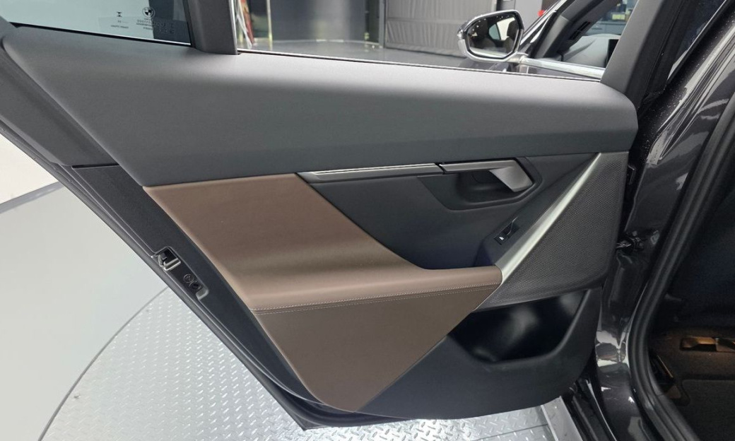 BMW 5-Series 520i, 2024