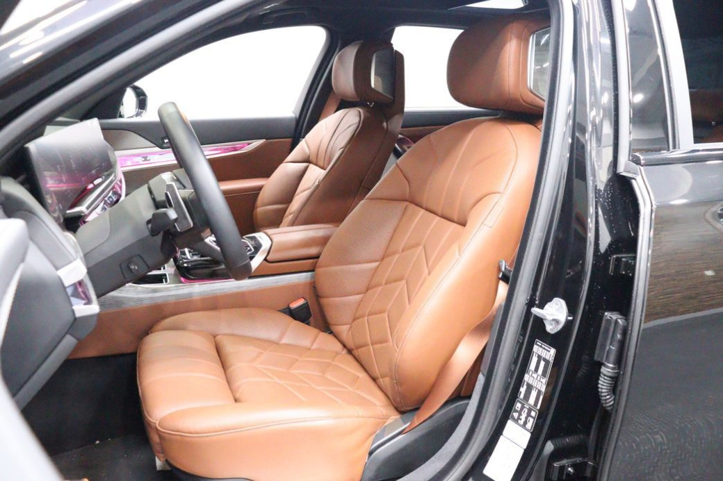 BMW 7-Series 740i xDrive M Sport, 2024