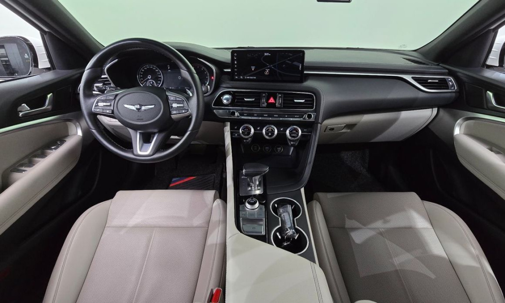 Genesis G70 Gasoline 2.0T 4WD, 2022