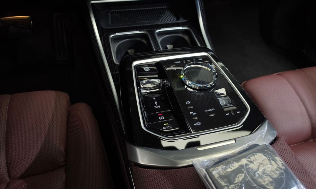 BMW 7-Series 740d xDrive M Sport, 2025