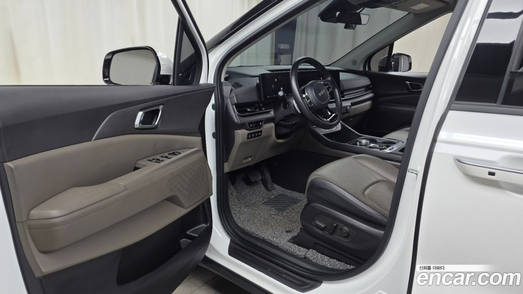 Kia Carnival 9-Seater Noblesse, 2024