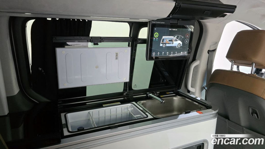 Hyundai Staria 2WD Camping Car, 2024