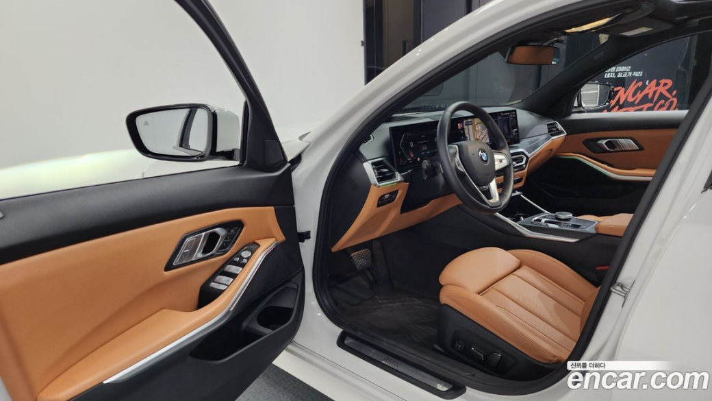 BMW 3-Series 320i, 2024