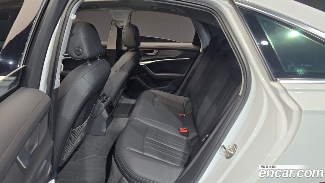 Audi A6 45 TFSI, 2023