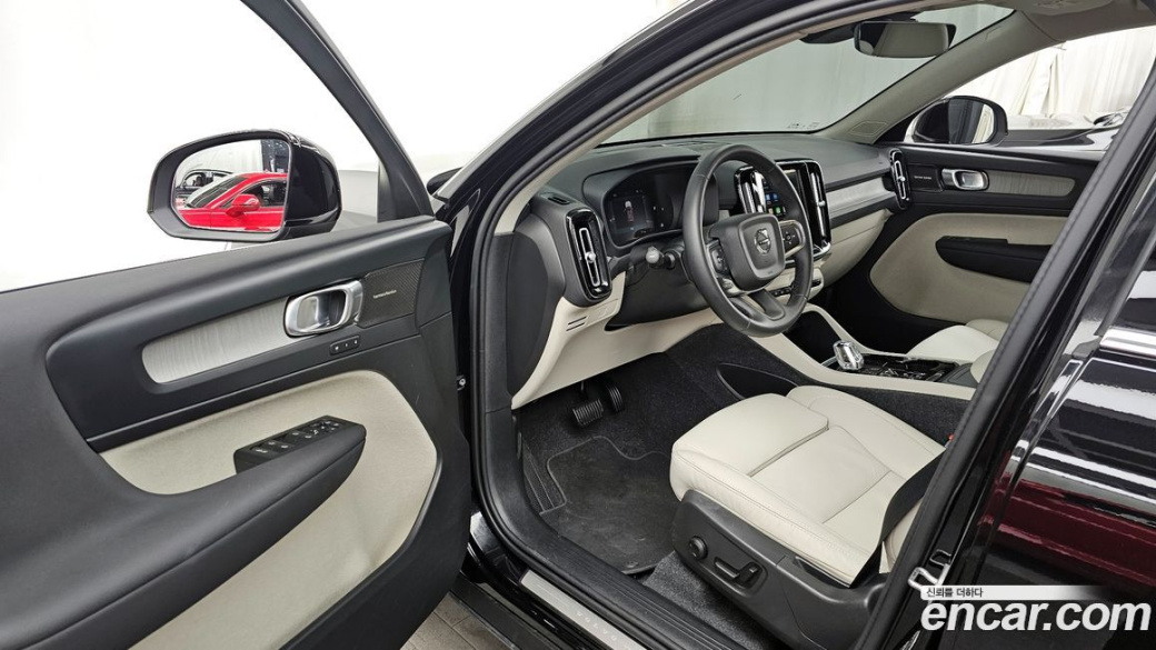 Volvo XC40 B4 Ultimate Bright, 2024