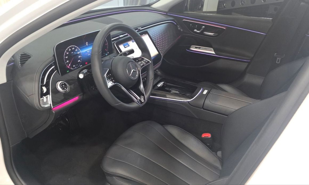 Mercedes-Benz E-Class E220d 4MATIC Exclusive, 2024