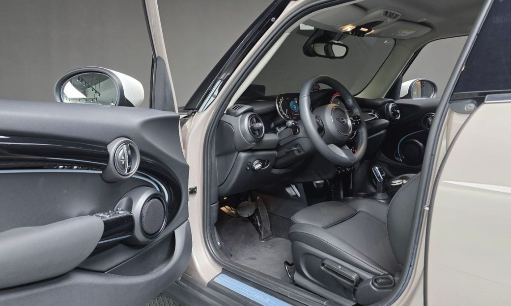 Mini Cooper 5Door Classic, 2024