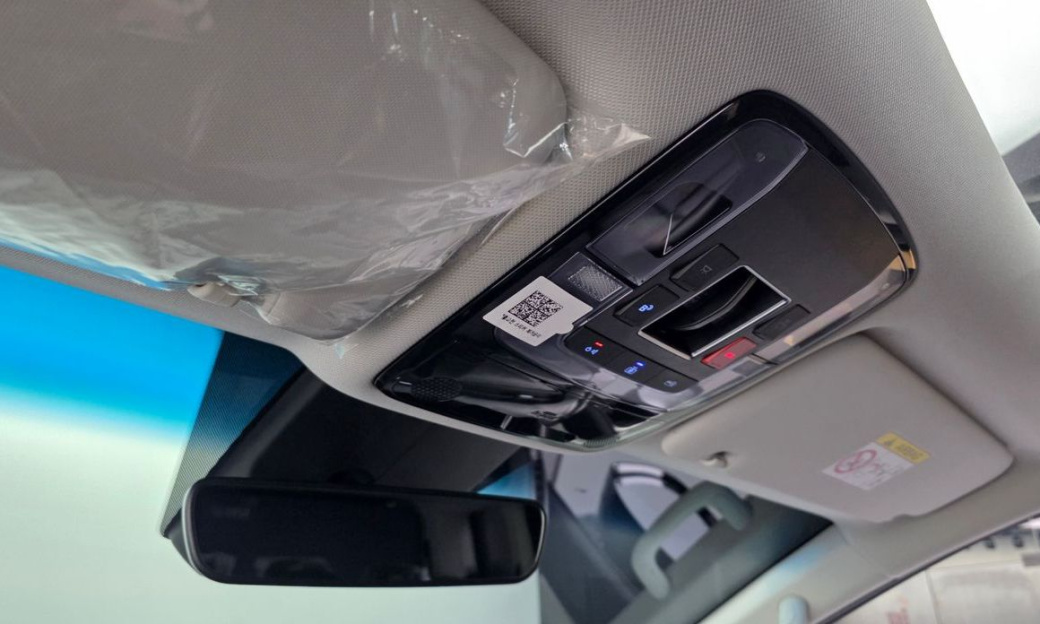 Hyundai Staria 4WD Tourer 9-Seater, 2023