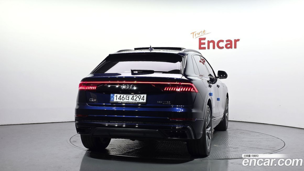 Audi Q8 55 TFSI Quattro Premium, 2022