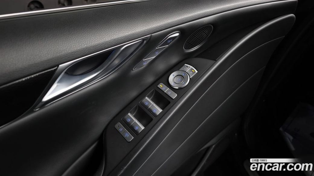 Genesis G80 Gasoline 2.5 Turbo AWD, 2025