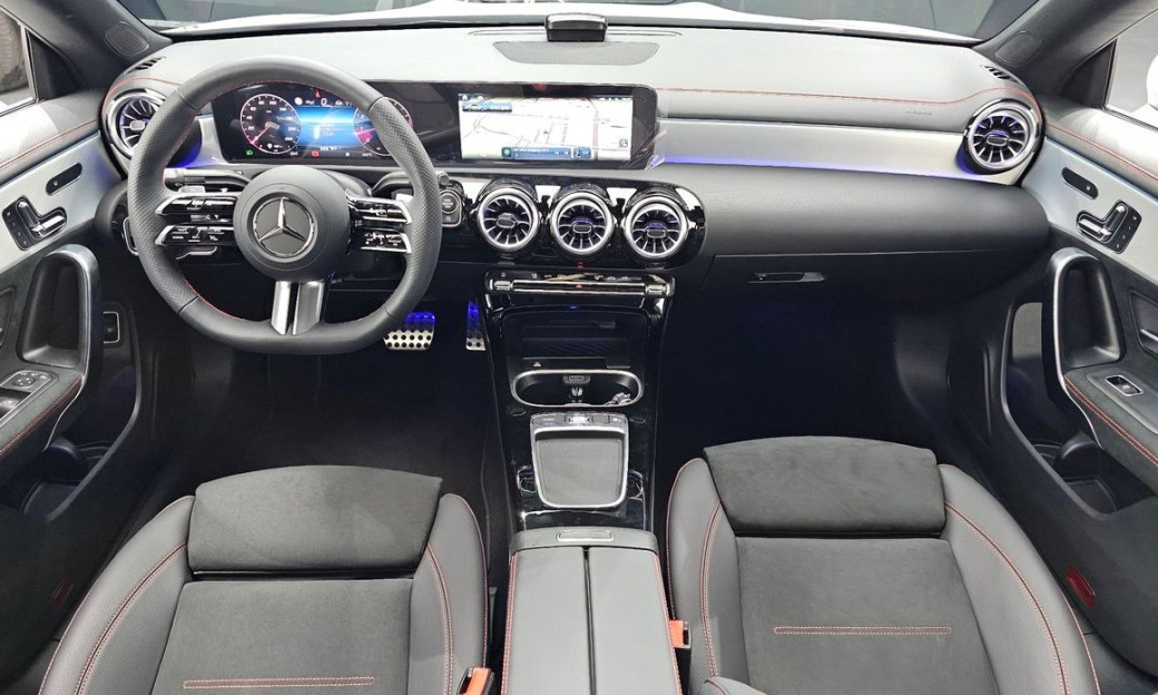Mercedes-Benz CLA-Class CLA250 4MATIC, 2025