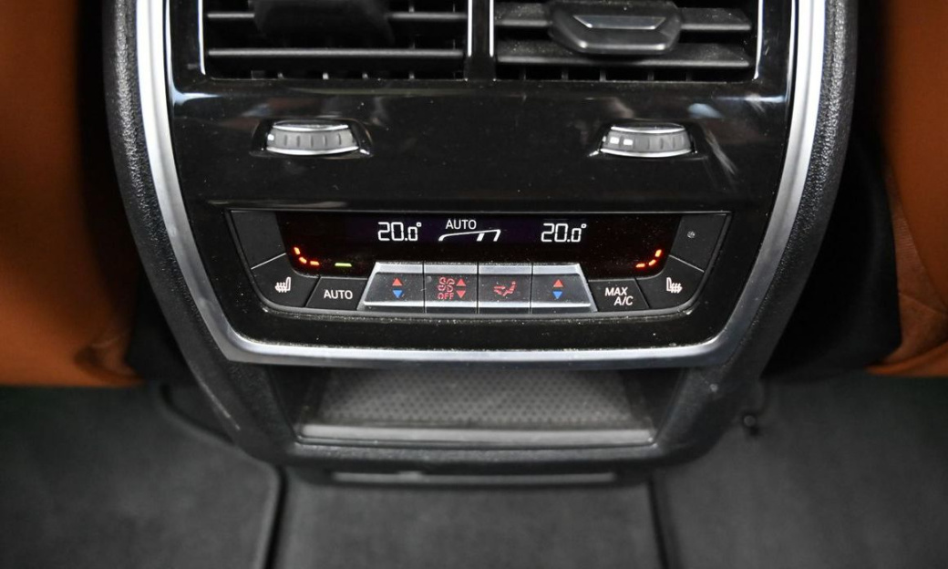 BMW X7 xDrive 40i Design Pure Excellence 7-Seater, 2024