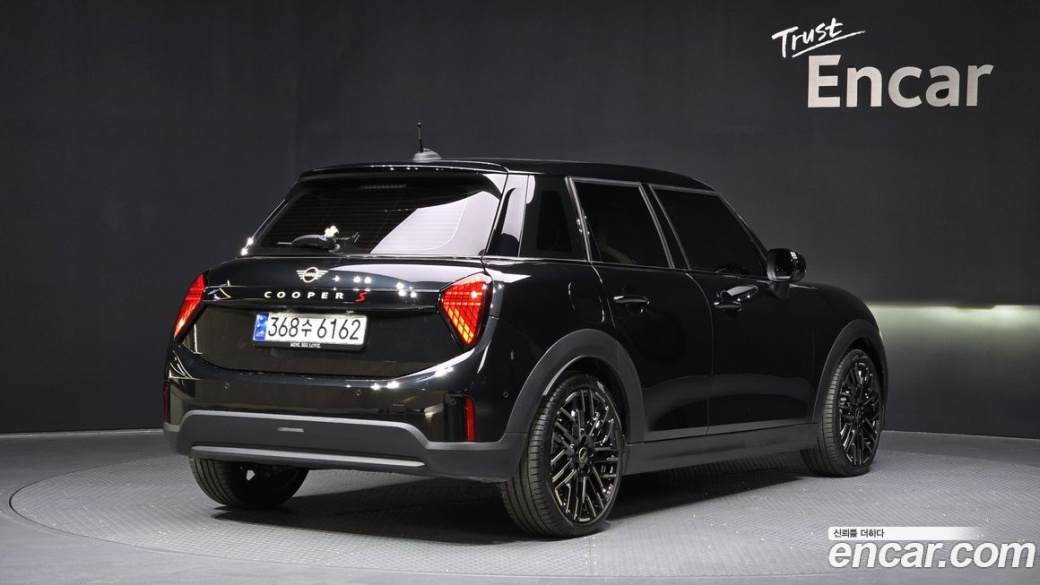Mini Cooper 5 Door Favoured, 2025