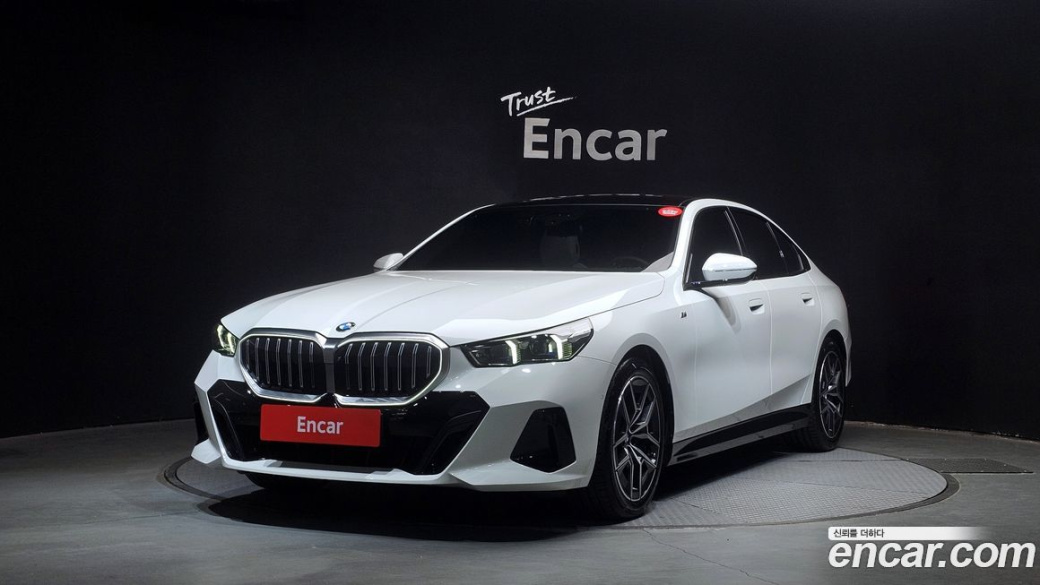 BMW 5-Series 520i M Sport, 2025