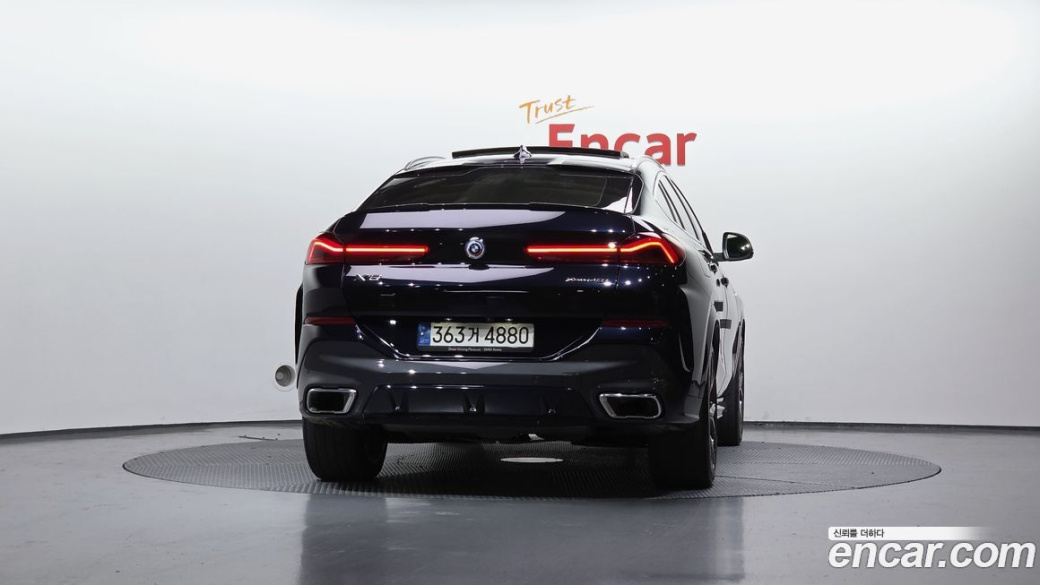 BMW X6 xDrive40i M Sport, 2022