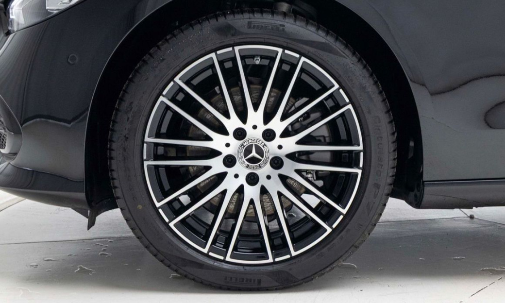 Mercedes-Benz C-Class C200 Avantgarde, 2025